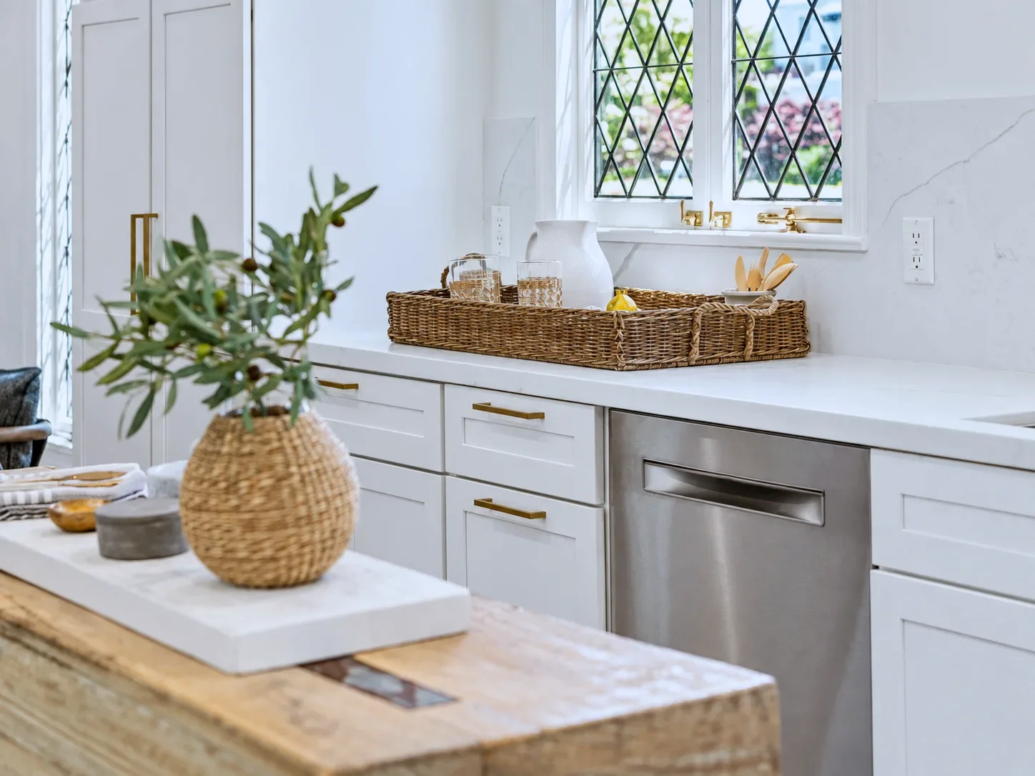 Evereve doors in Alabaster with brass pulls