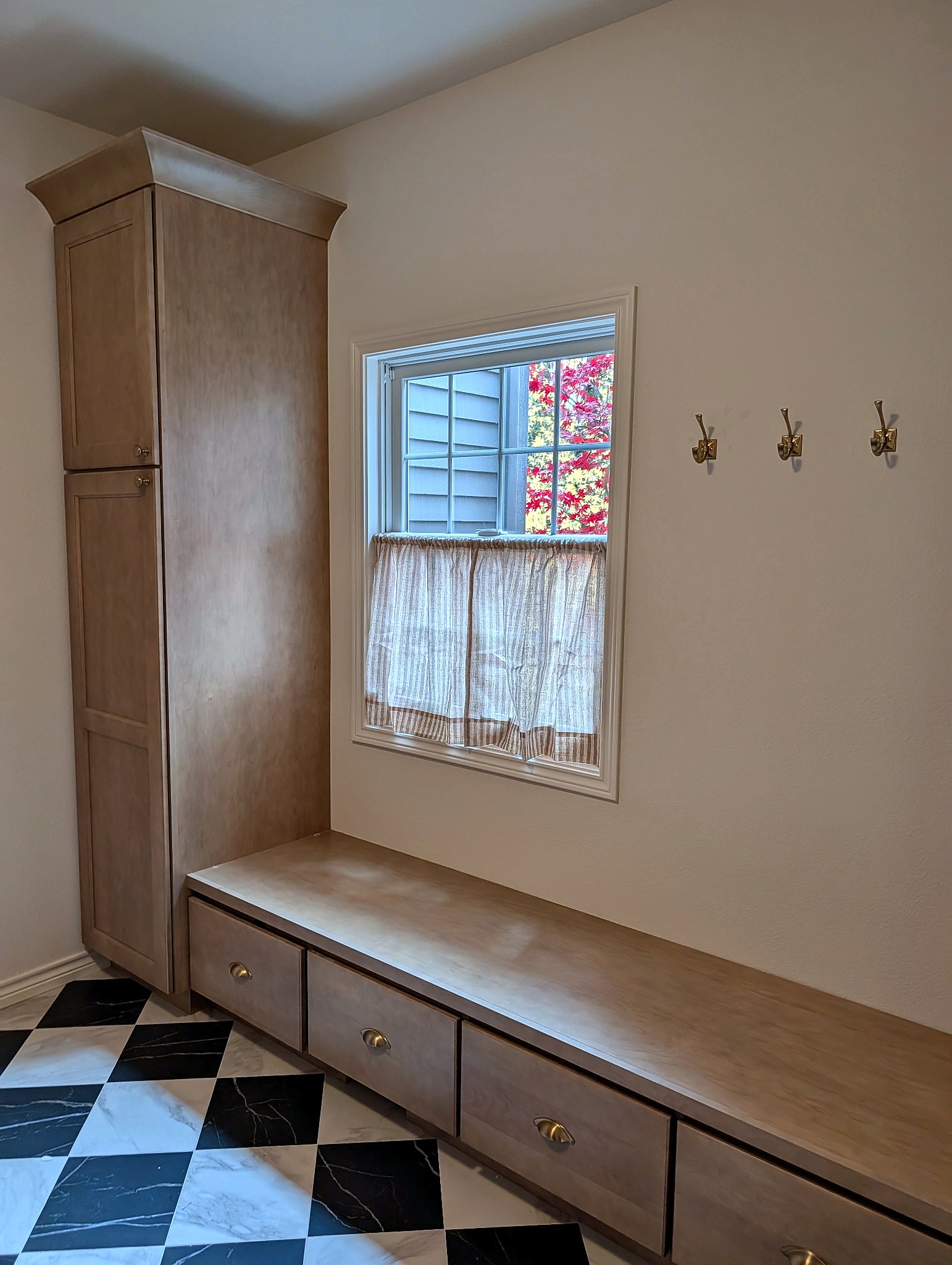 Maker Series Manchester mudroom in Barbados on Maple with checkerboard floor